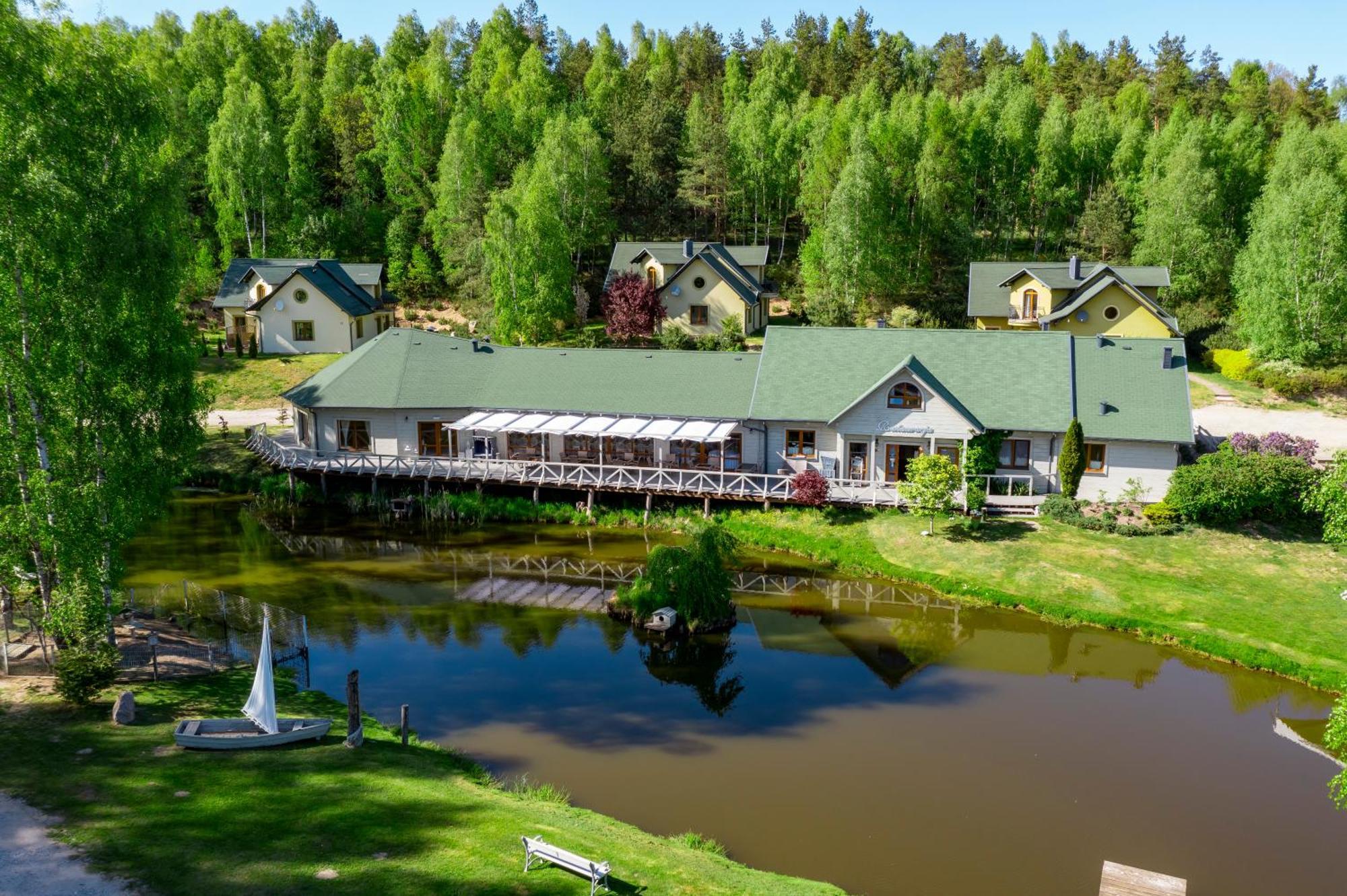 Zielone Wzgorza Villa Bytow  Bagian luar foto